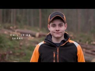 Emil kör skogsmaskin